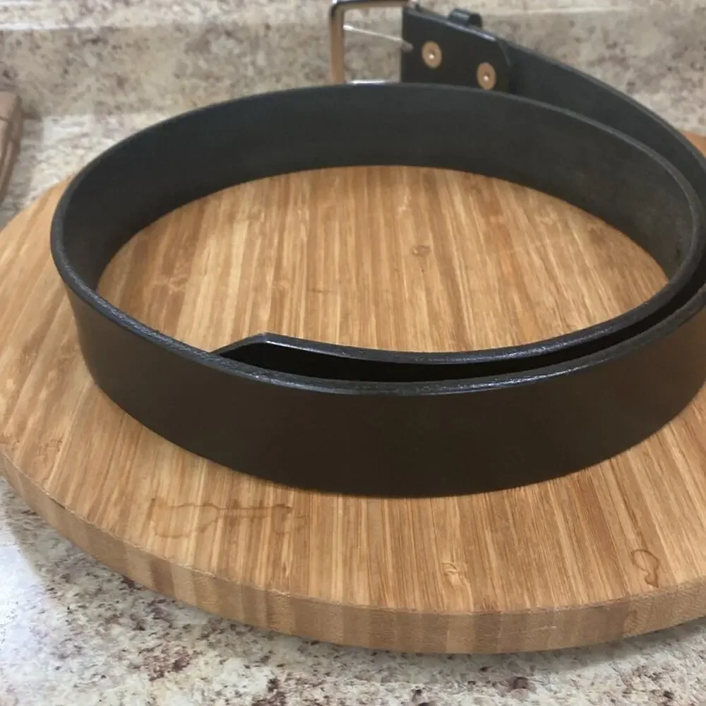 Vintage White Gate men’s black leather size 38 belt silver buckle